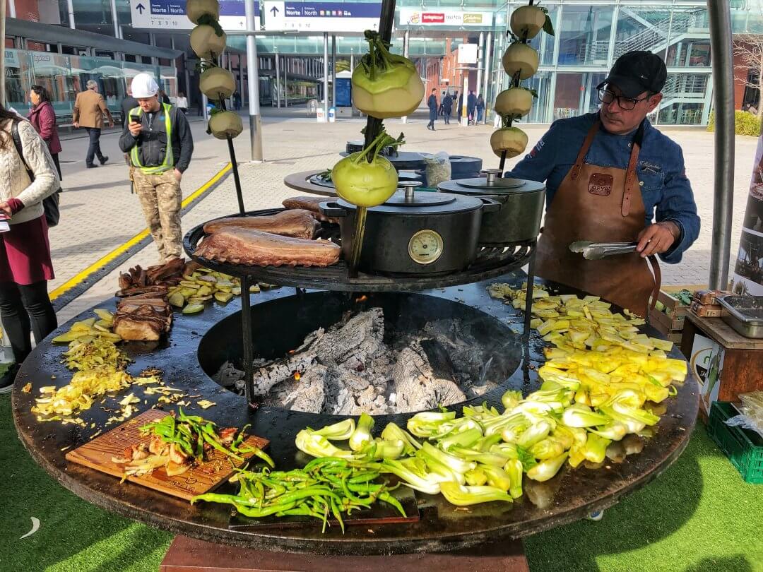 ¿Qué es y en qué consiste el show cooking? OUT COMPANY